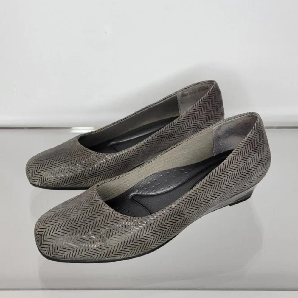 Trotters Mini Wedge Cheveron  Slip Ons